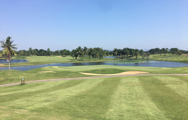 18th Green Majestic Creek Golf Club Hua HIn