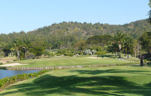 par 3 over water, palm hills golf club, hua hin, thailand