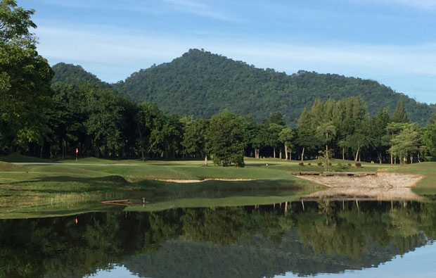 Sawang Resort and Golf Course water hazard